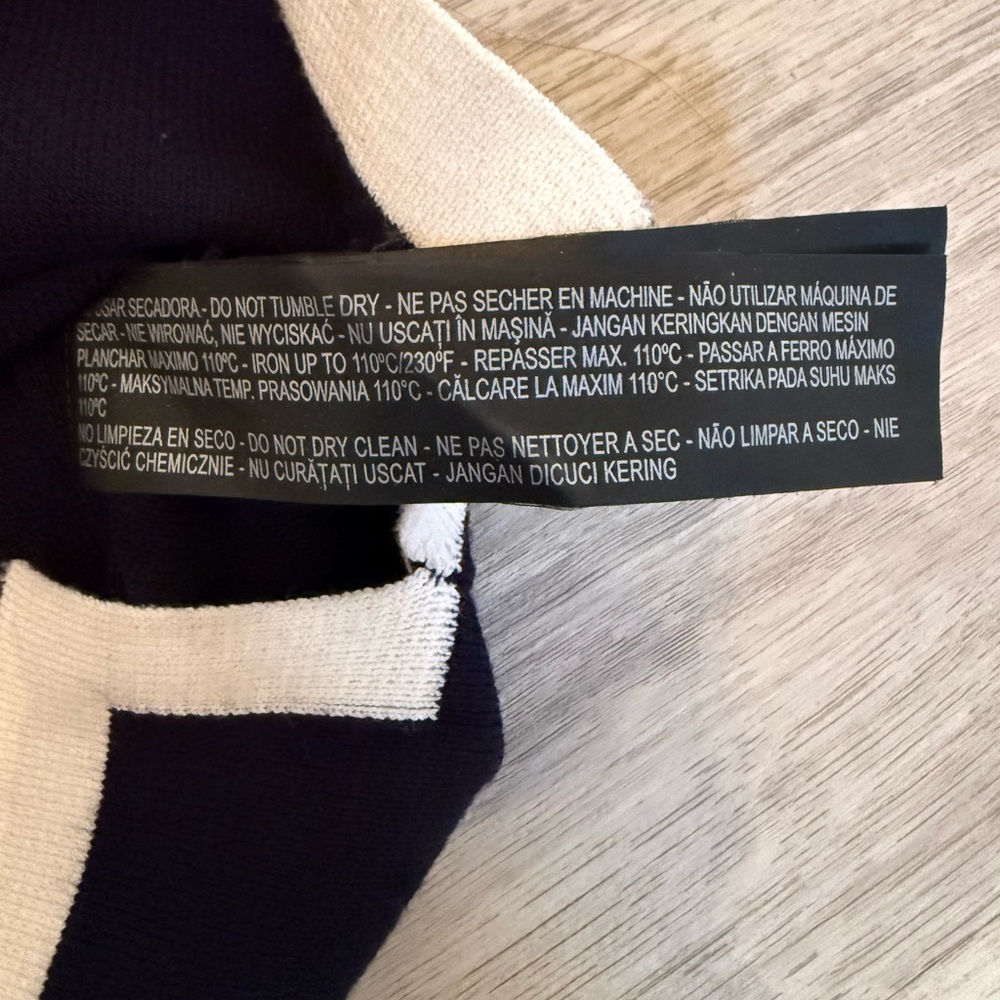 Zara Women's Black and White Crew Neck Sweater - Picture 4 of 6